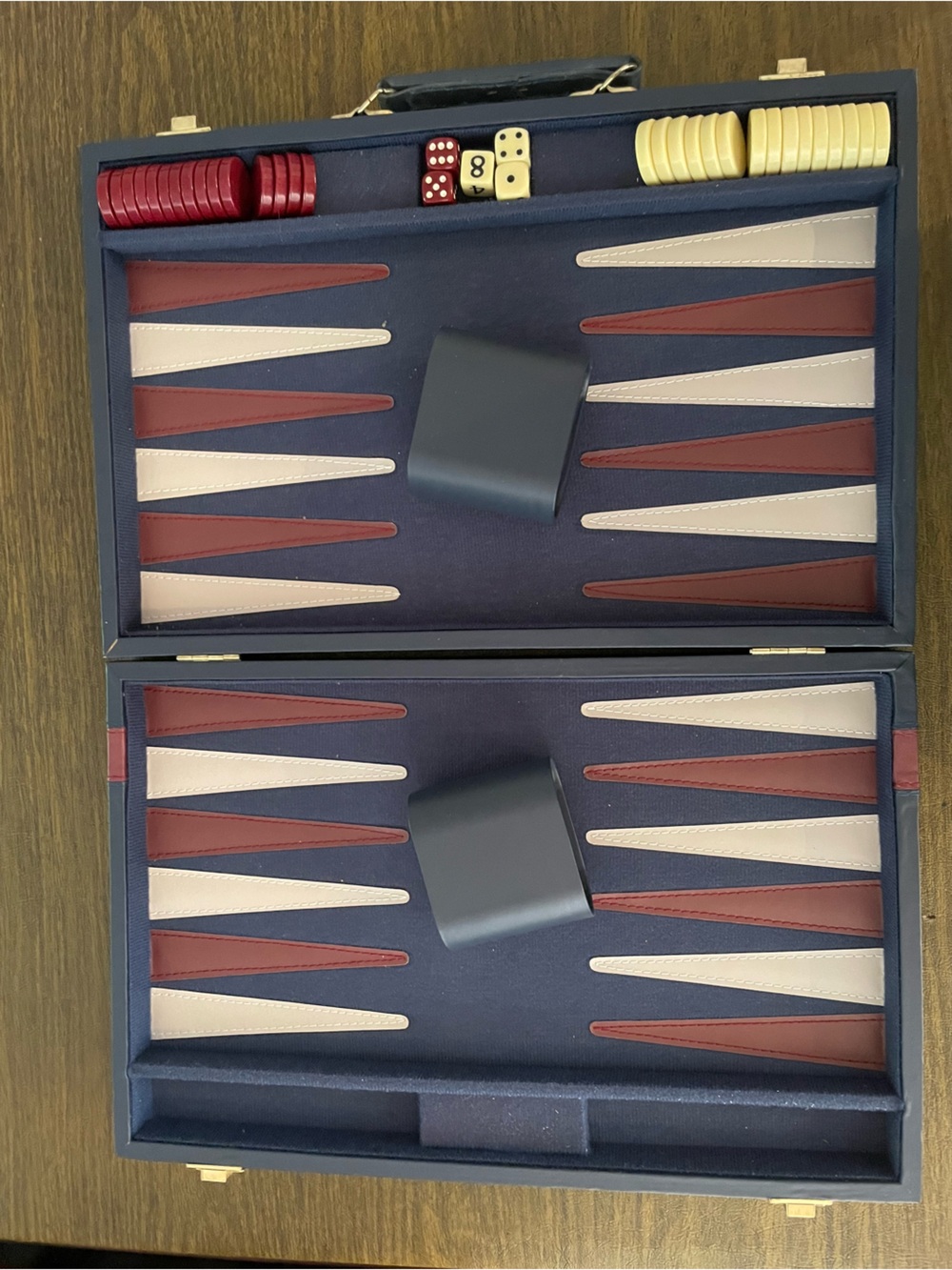 Classic Backgammon - Picture 3 of 4